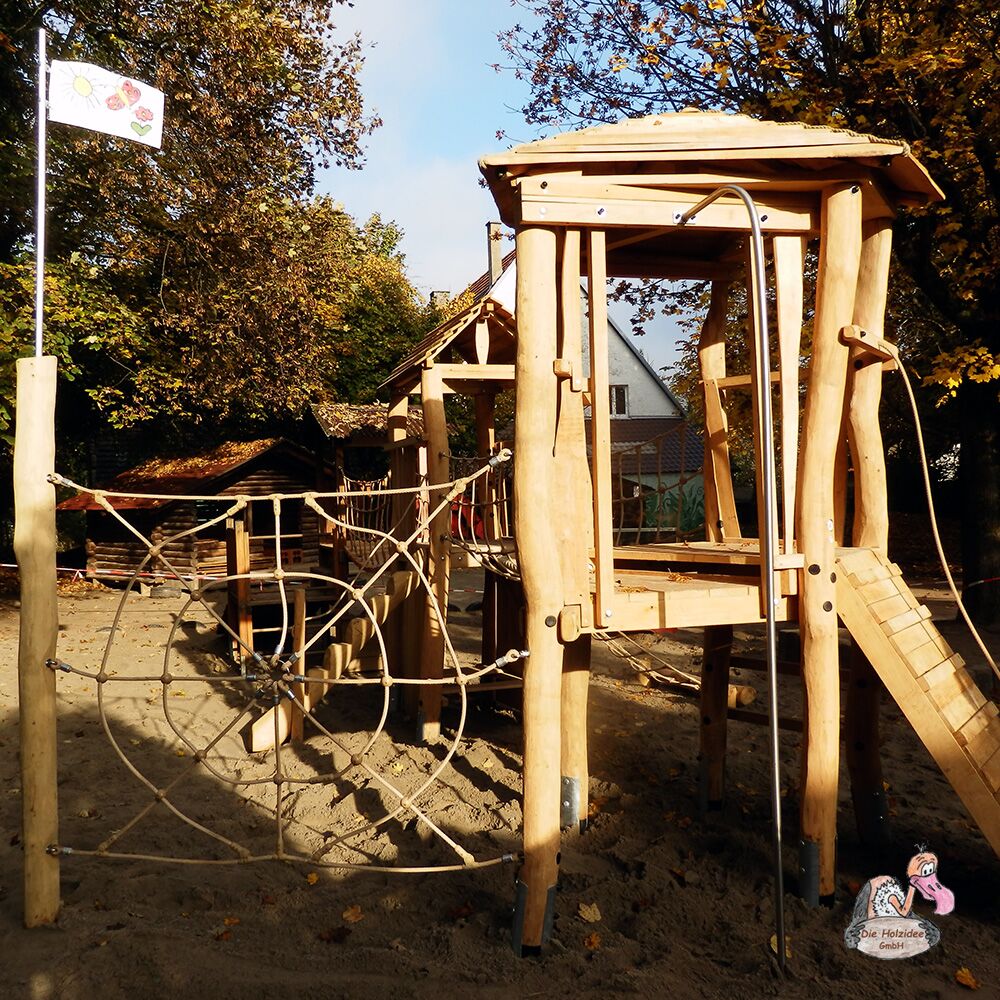 Abenteuer Spielplatz Aus Holz Zum Klettern, Balancieren Und Spielen - Spielplatz Karl