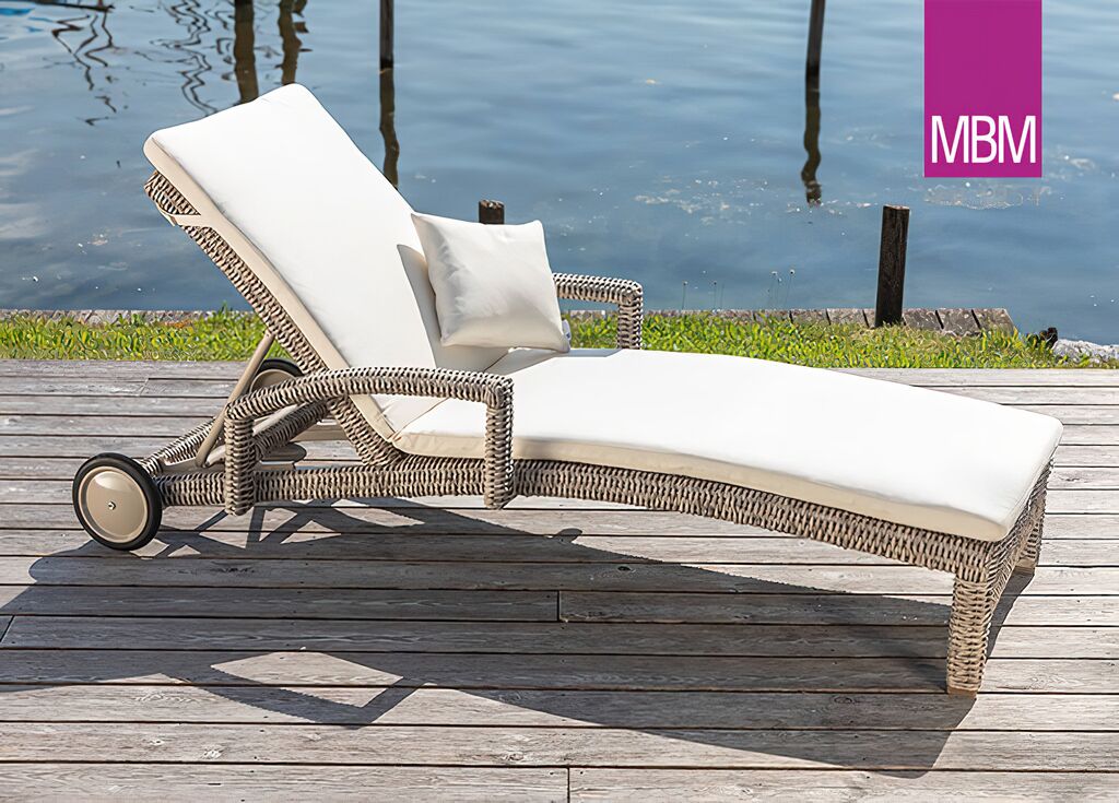 Gartenliege Aus Geflochtenem Mirotex In Oyster Von MBM - Gartenliege Bellini