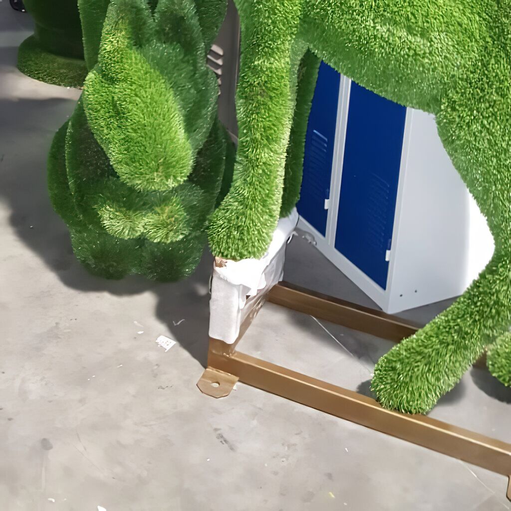 Große Steinbock Gartenfigur - Topiary - GFK & Kunstrasen - Wilko