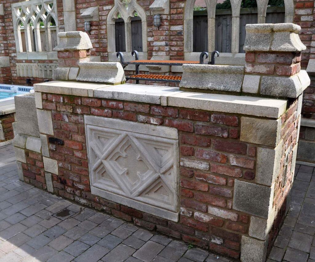 Großer Gartengrill Aus Stein Mit Becken - Antik - Barryngton BBQ