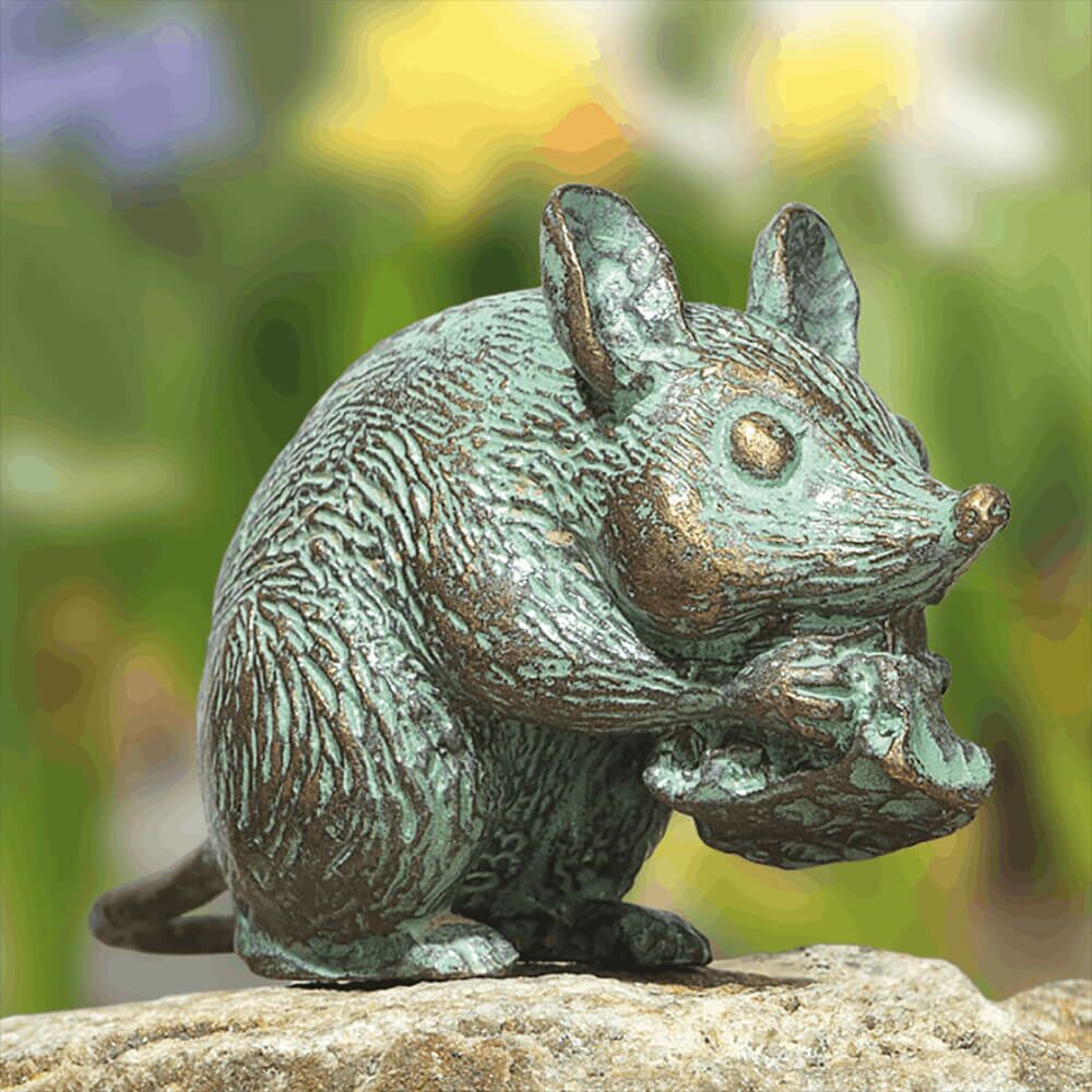 Kleine Bronze Mausfigur Für Den Garten- Sitzend - Maus Mit Käse