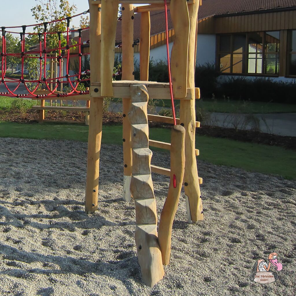 Outdoor Spielplatz Aus Holz Mit Klettertürmen Und Hängebrücke - Spielplatz Robert