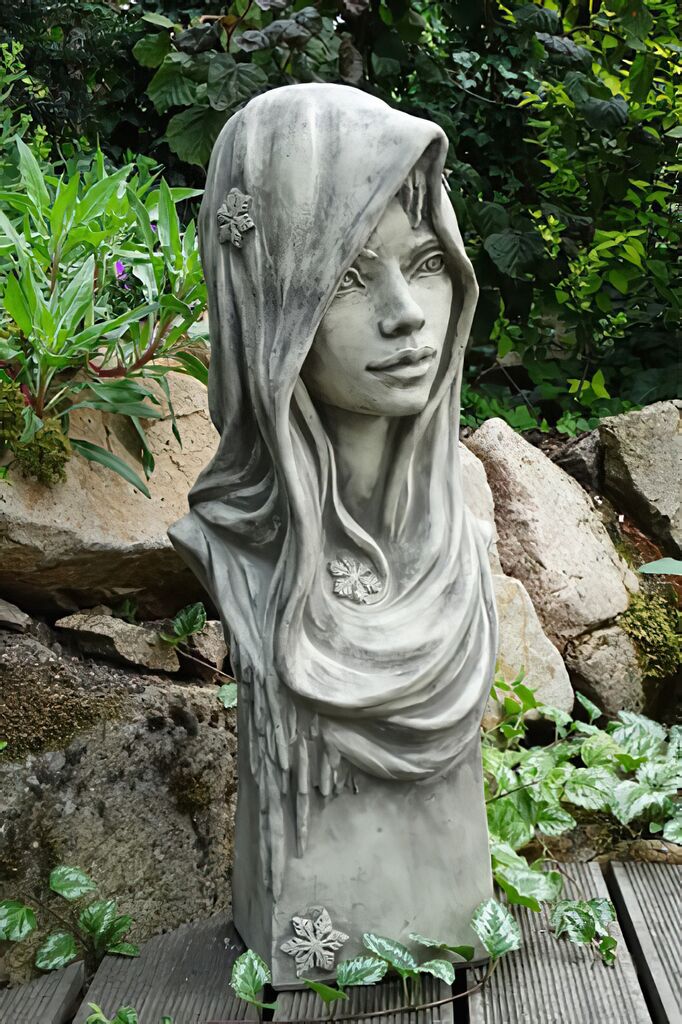 Schöne Gartenskulptur - Frauen Büste Aus Stein - Jolanda