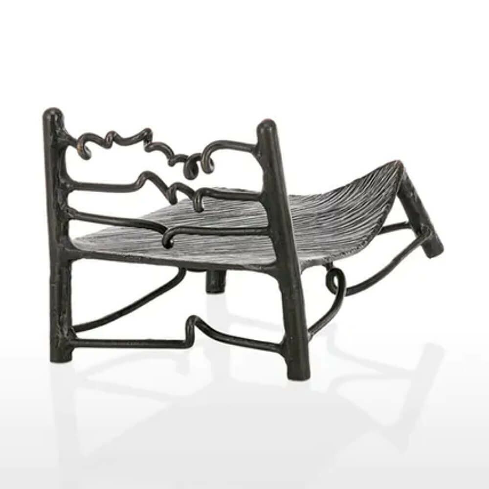 Schwarze Bett-Dekofigur Aus Bronze - Limitiert - Bed Of Frustration