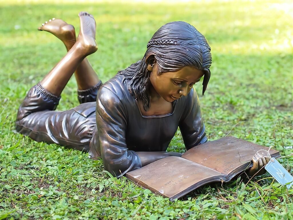 Wertvolle Bronzefigur Mädchen Mit Buch - Nele