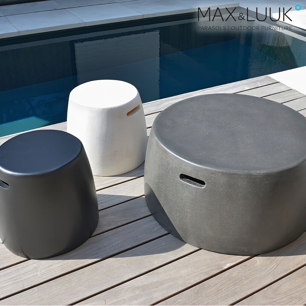 XL Hocker Aus Fiberglas In Schwarz Von Max & Luuk - Nick Hocker