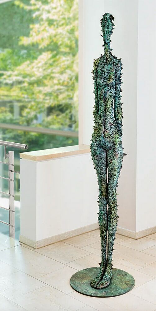  Abstrakte Menschenfigur - Türkis - Limitierte Bronze - Naturverbunden