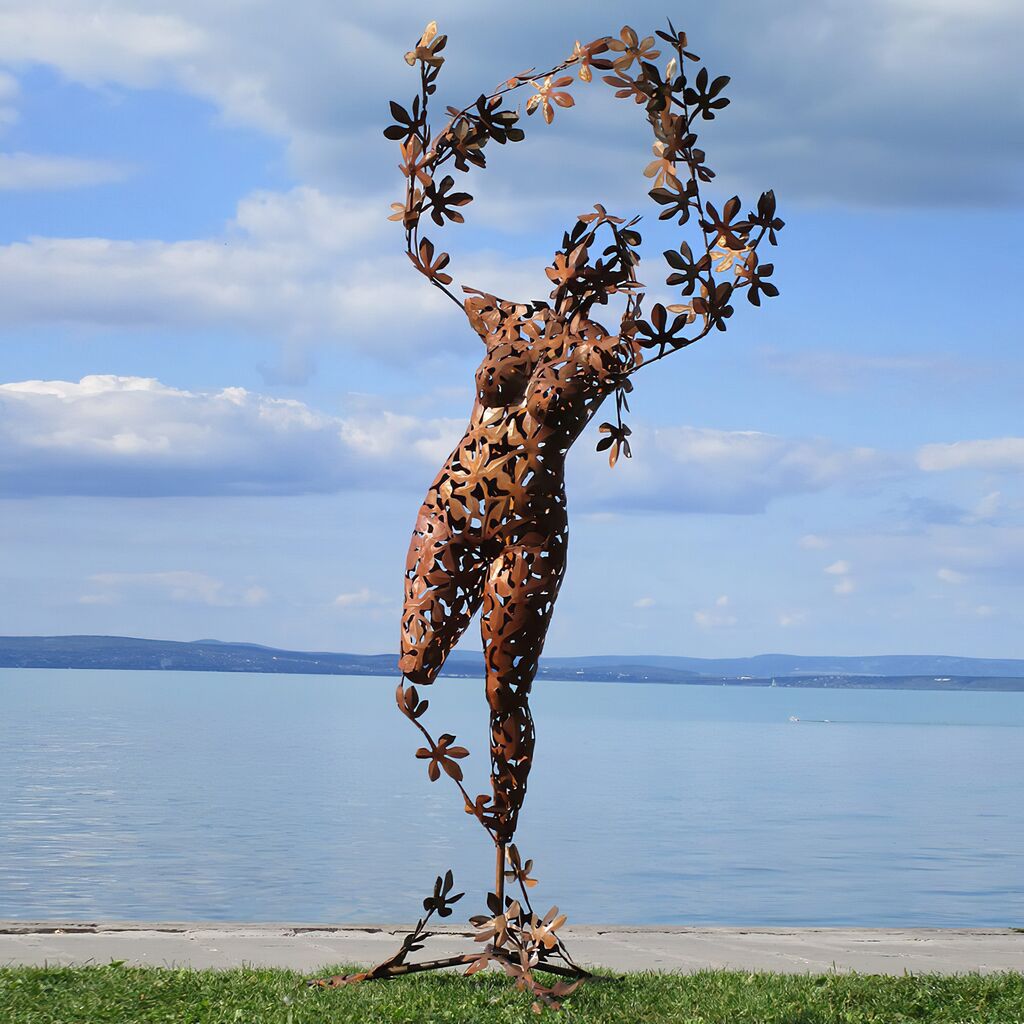  Abstrakter Frauen Torso Mit Blätter Motiv - Edelstahl Oder Rost Metall - Daphne