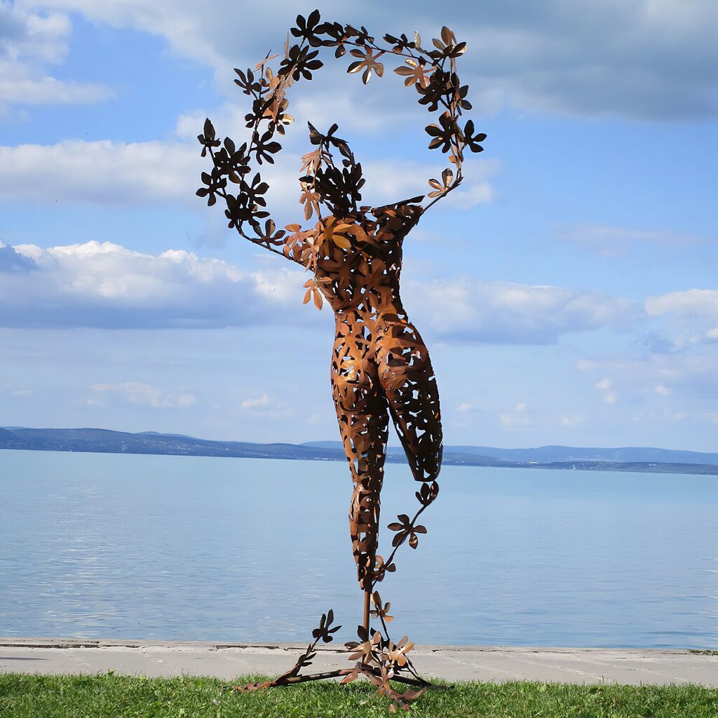  Abstrakter Frauen Torso Mit Blätter Motiv - Edelstahl Oder Rost Metall - Daphne