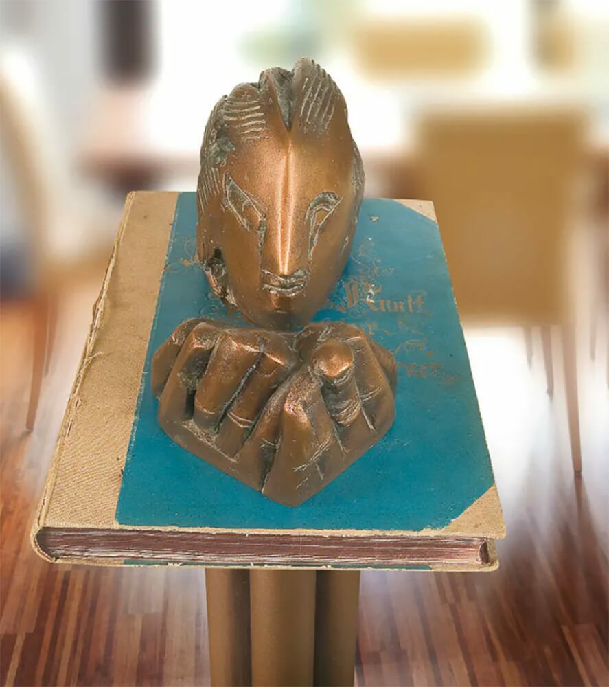  Buch Auf Einer Säule Liegend - Moderne Bronzeskulptur - Die Lesende