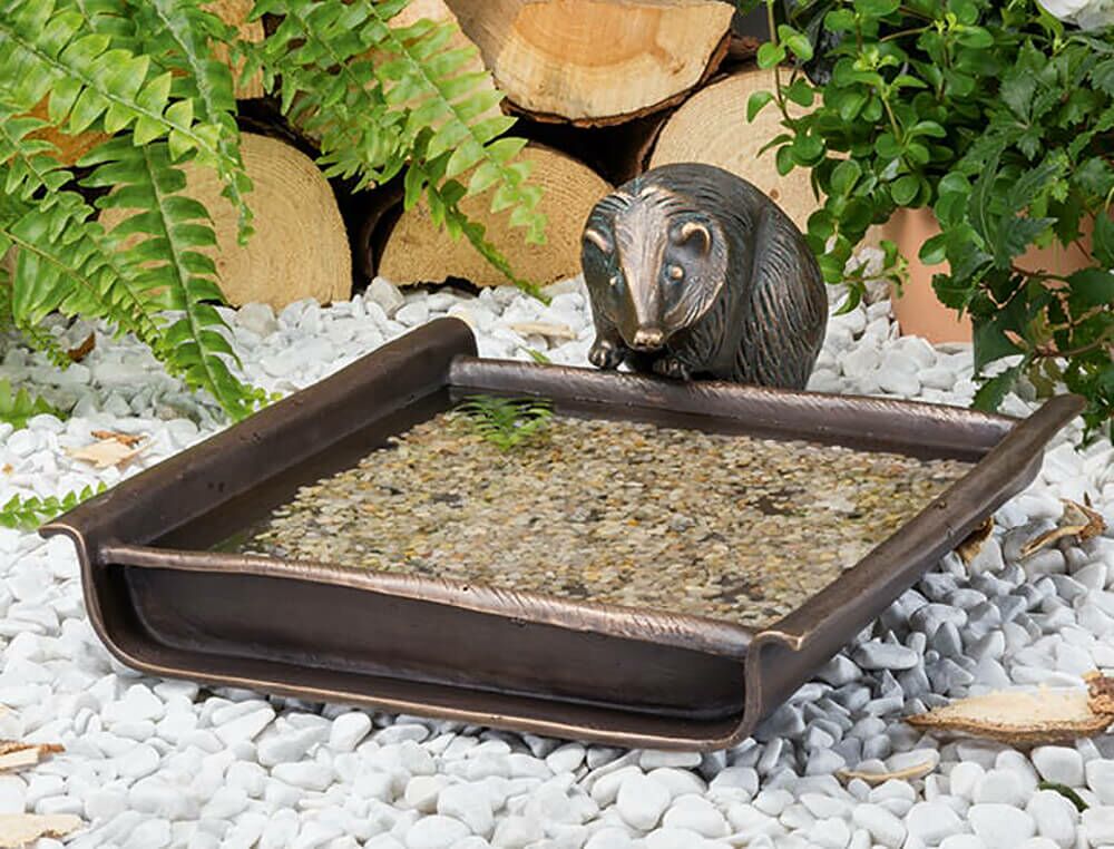  Eckiges Vogelbad Aus Bronze Mit Igelskulptur - Vogelbad Igel