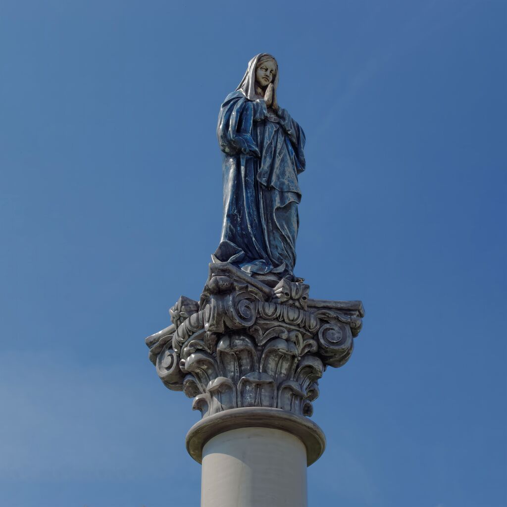  Eindrucksvolles Denkmal - Steinguss Sockel Mit Säule Und Marienfigur - Laria