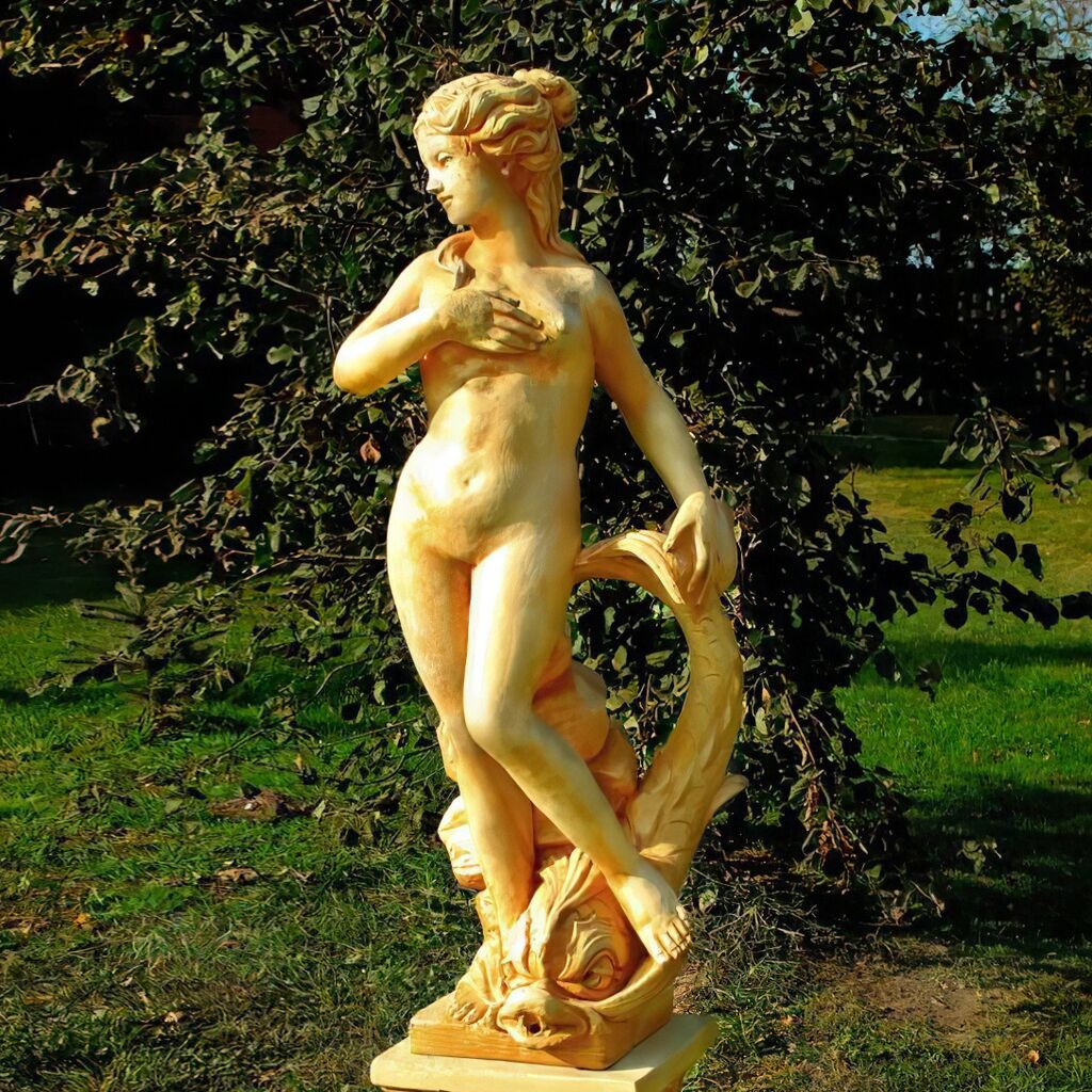 Einzigartige Frauen Aktskulptur Aus Steinguss Mit Fisch - Gloriana
