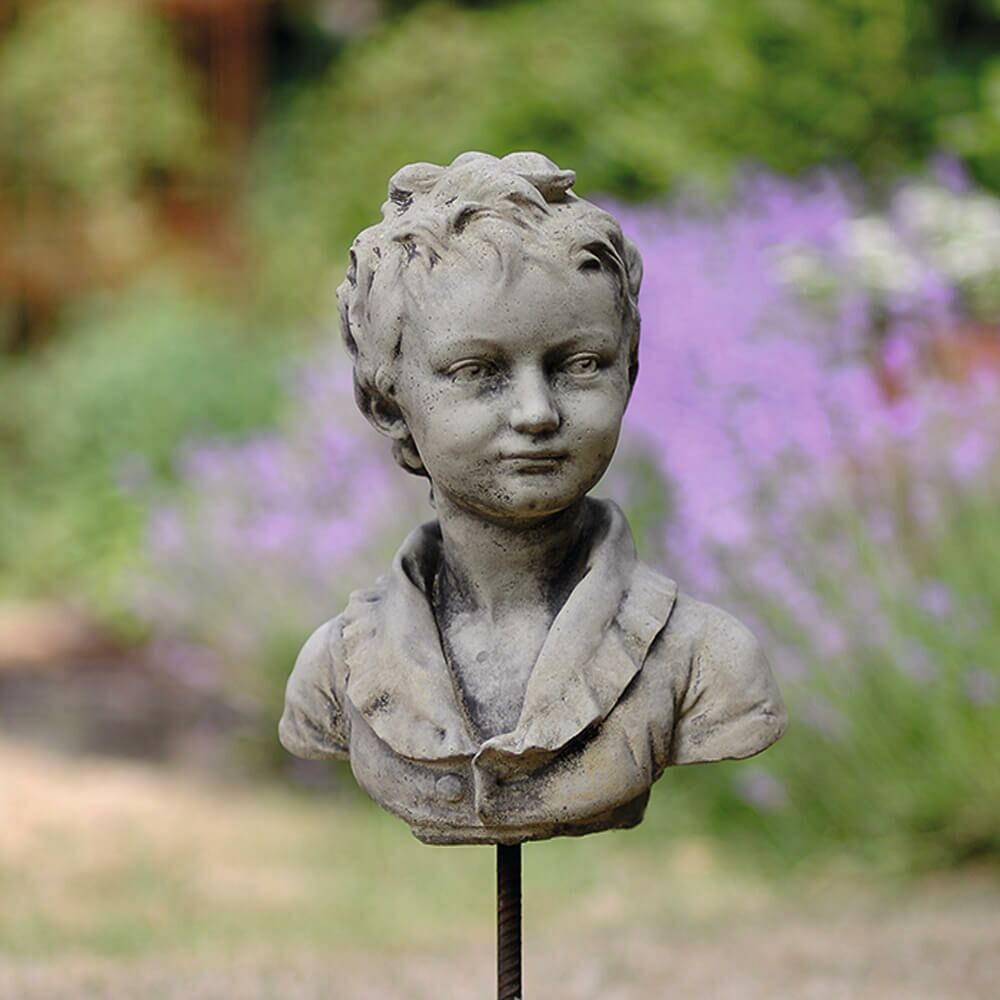  Einzigartige Jungen Steinbüste Für Den Garten - Aaron