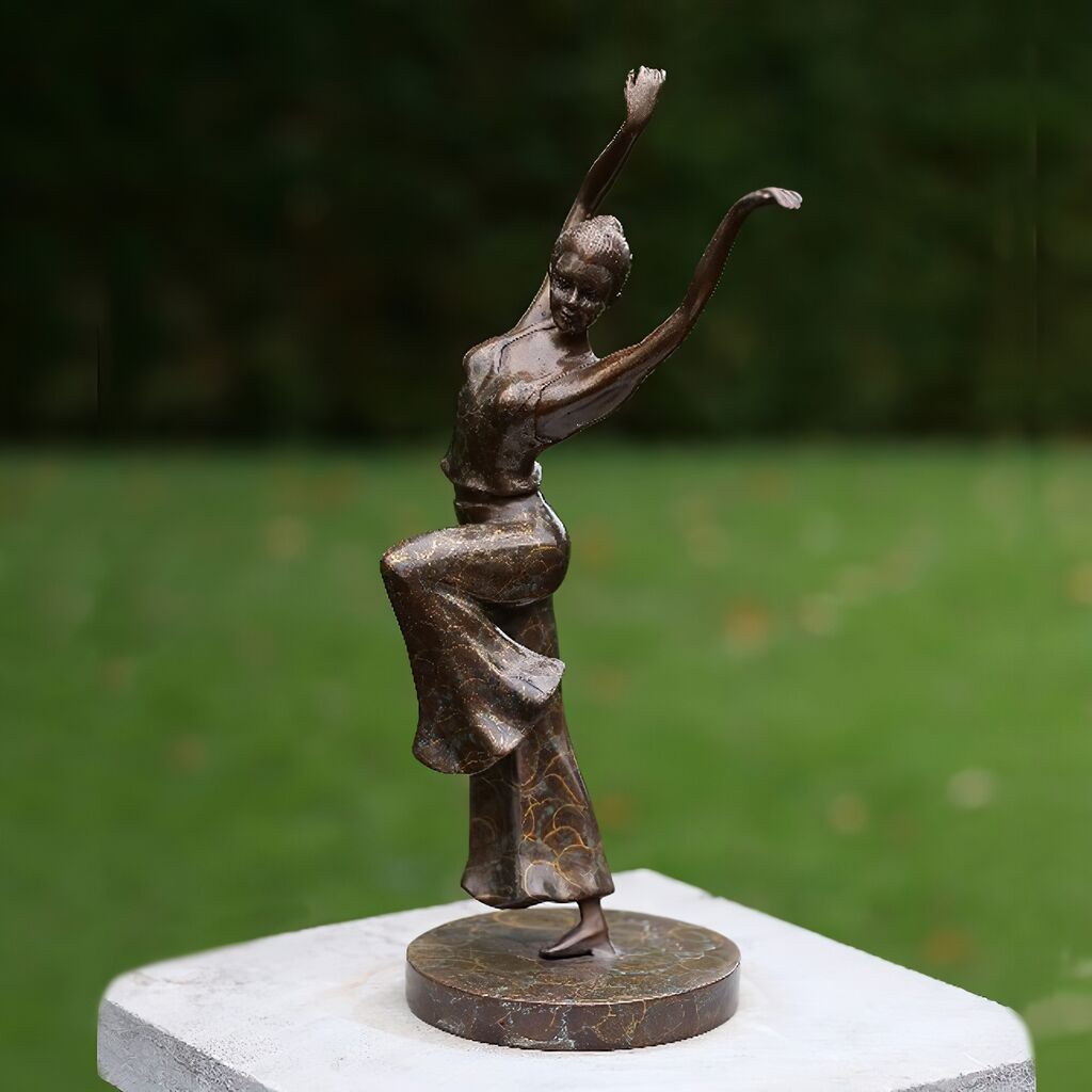  Elegante Frau In Yogapose Aus Bronzeguss - Runi