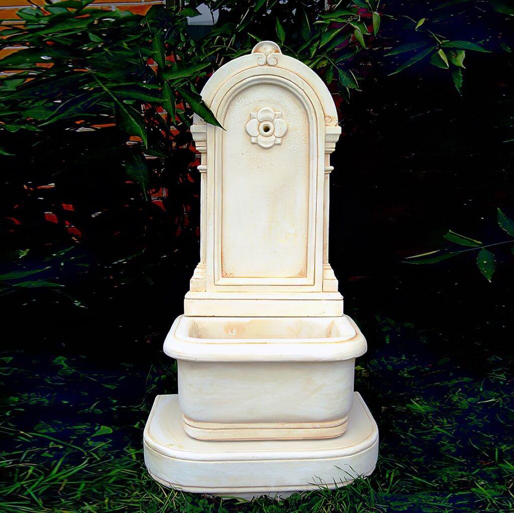  Eleganter Wandbrunnen Für Den Garten Aus Steinguss - Rosaria