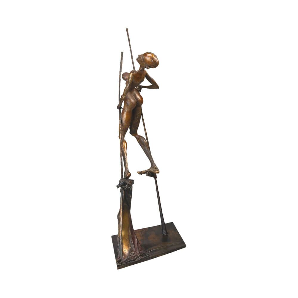  Frau Auf Stelzen - Stilvolle Bronze Aktskulptur - Die Königin