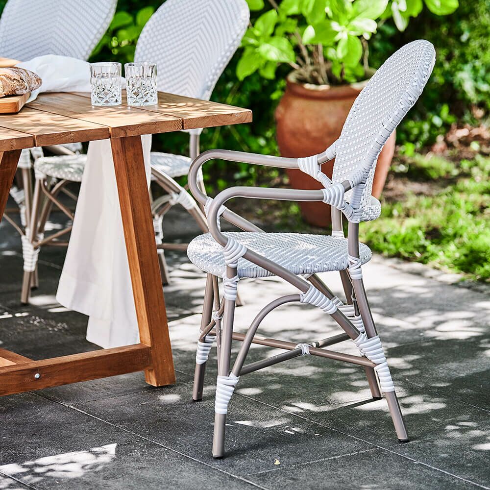  Gartenstuhl Mit Armlehnen Und Dot Muster Zum Stapeln - Gartensessel Karina