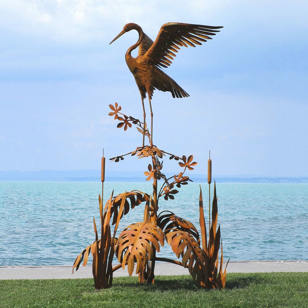  Große Vogelskulptur Aus Metall - Reiher Sitzt Auf Schilf - Atadia