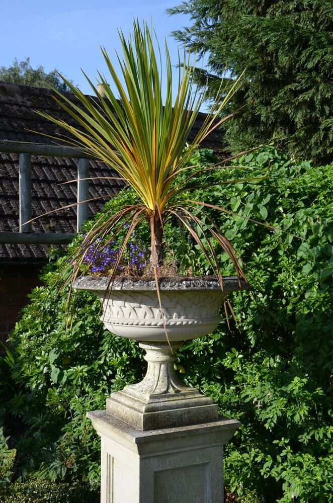  Großes Gartengefäß Historisch - Brickhill Manor