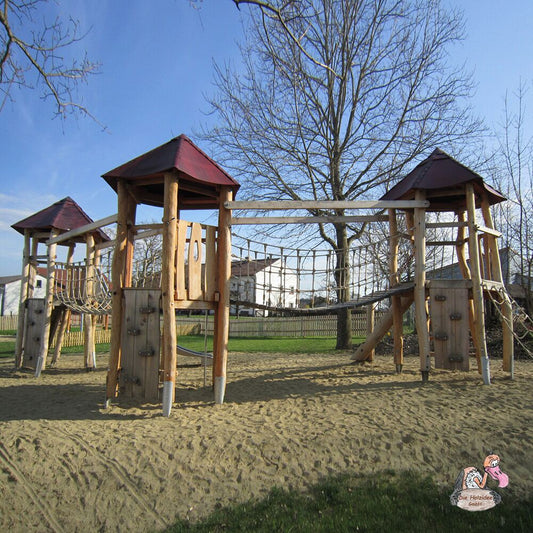  Holz Spielplatzgerät Mit Drei Türmen Zum Klettern Und Balancieren - Spielplatz Jacob