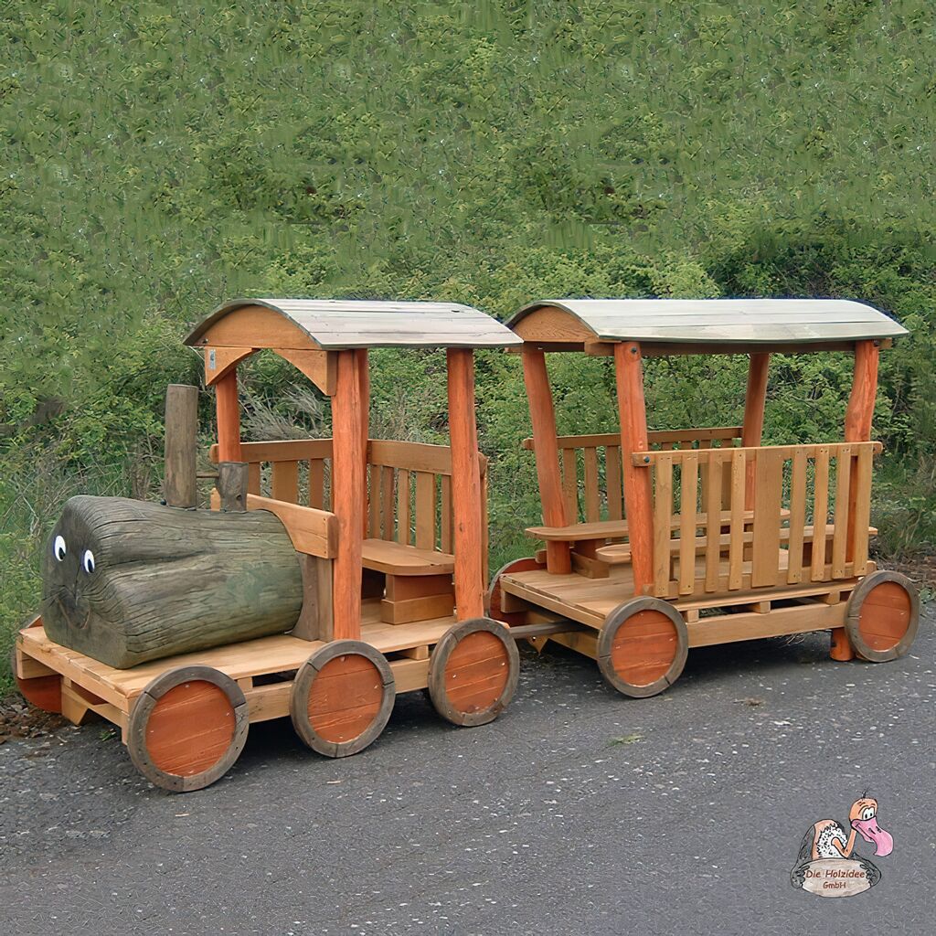  Holzzug Und Waggon Mit Freundlichen Gesicht Für Den Spielplatz - Spielzug Loki