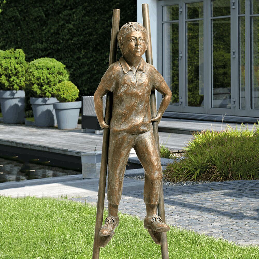 Jungenskulptur In Limitierter Edition - Bronzefiguren - Stelzenläufer