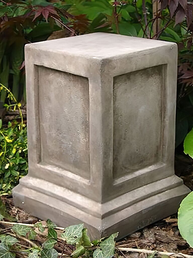  Klassisches Steinpodest Für Gartenskulpturen - Panotta