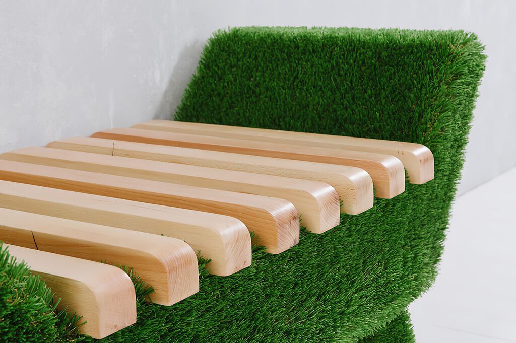  Kleine Gartenbank - Holz, GFK & Kunstrasen - Topiary - Fenke