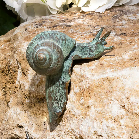  Kletternde Bronze Schneckenfigur - Kantendeko - Schnecke