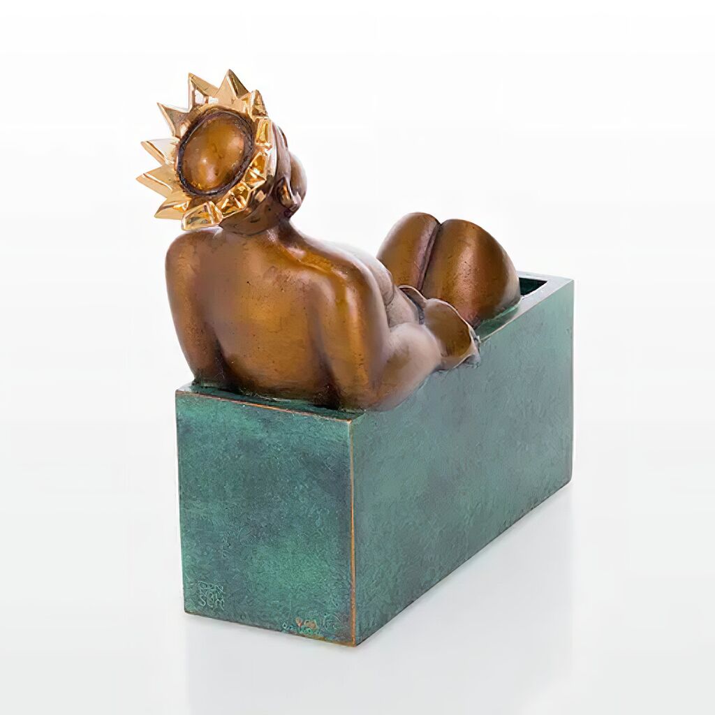  König Sitzt In Wanne - Farbige Bronzeskulptur Mit Krone - Königliches Bad