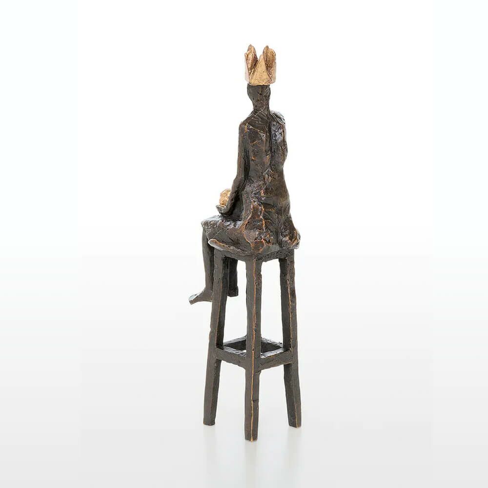  Königin Sitzt Auf Hocker - Bronzeskulptur Mit Goldkrone - Kleine Königin