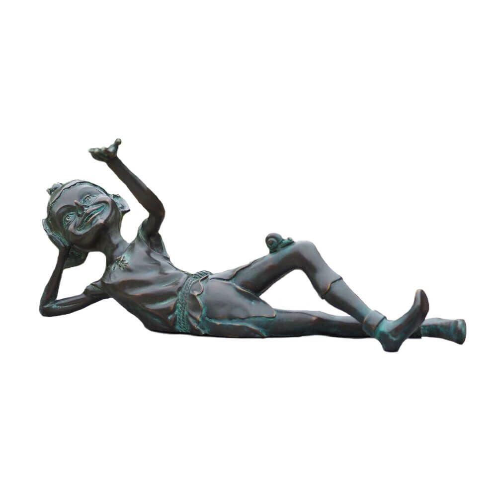  Liegende Wichtelfigur Aus Bronze Mit Grüner Patina - Hallun
