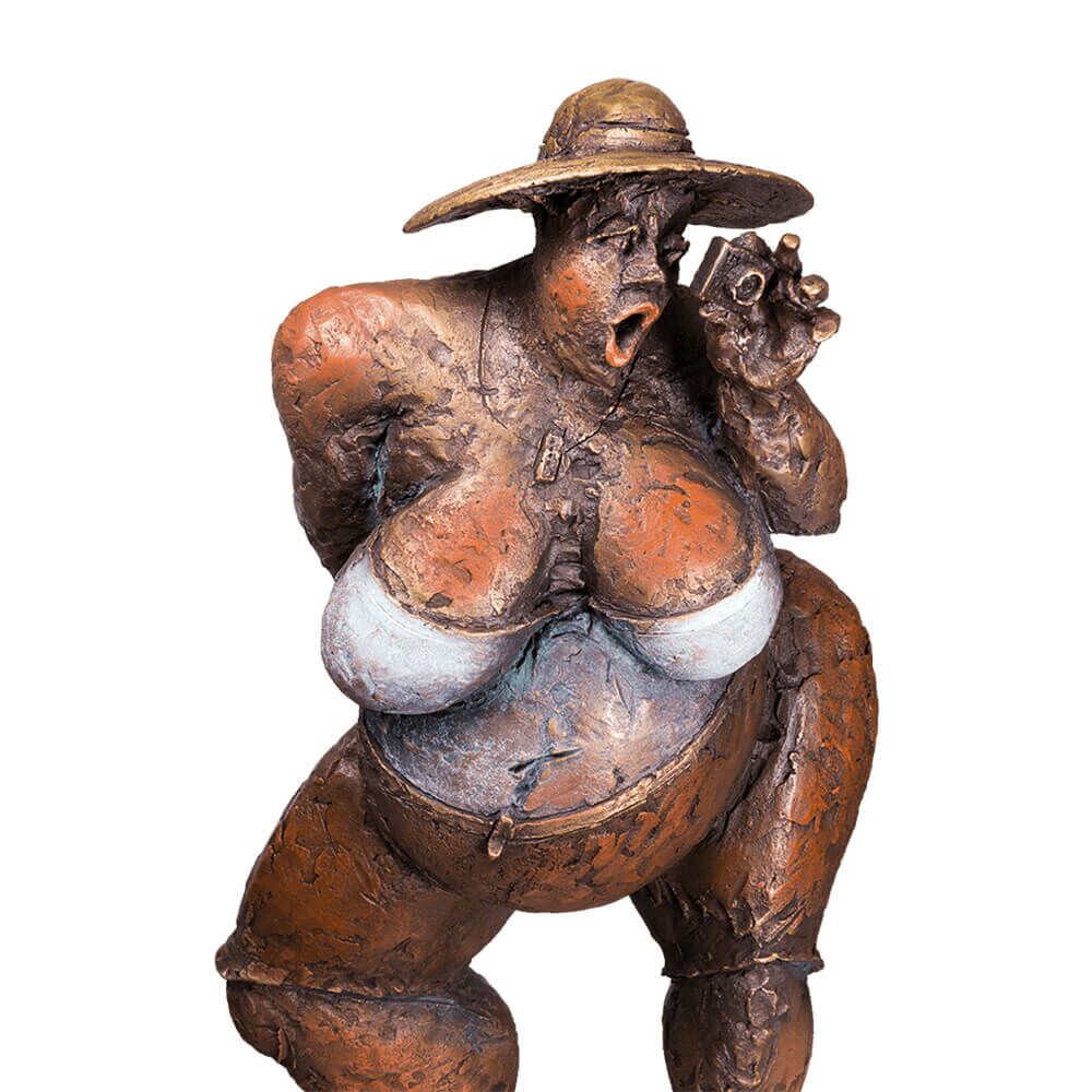  Limitierte Frauenskulptur Aus Bronze Vom Künstler - Touristin