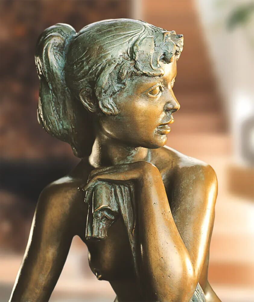  Limitierte Frauenskulptur Sitzend Mit Tuch - Bronze - Ich Lausche Den Vögeln