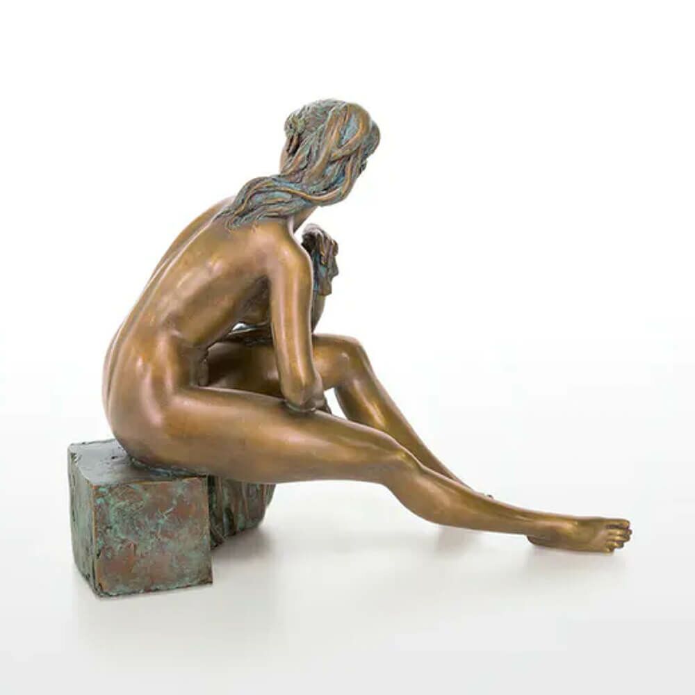  Limitierte Frauenskulptur Sitzend Mit Tuch - Bronze - Ich Lausche Den Vögeln