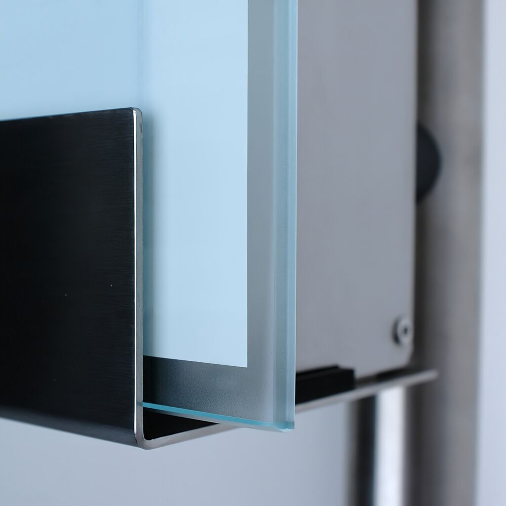 Moderner Edelstahl Briefkasten Mit Weißer Glasfront - Erebos