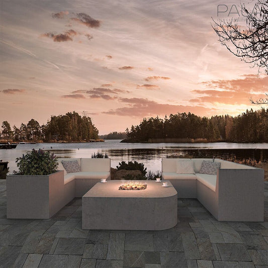  Outdoor Loungeecke Mit Sofas, Feuerstelle Und Pflanzkübeln Aus Beton - Evelina
