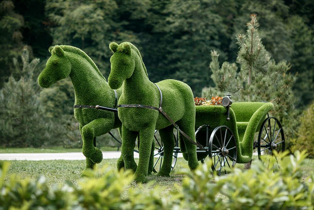  Riesige Pferdekutsche - Topiary - Metall, GFK & Kunstrasen - Raeda
