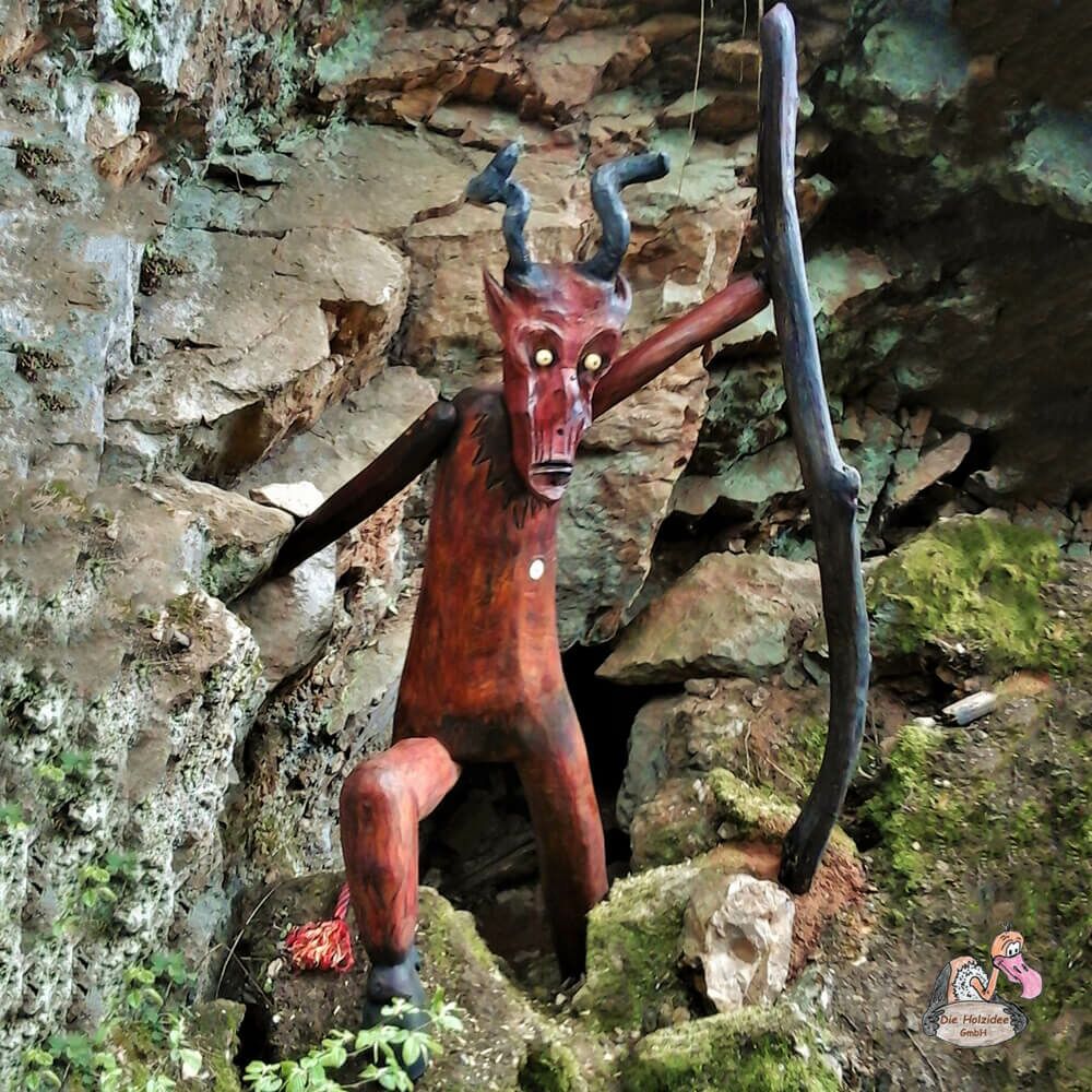  Rot Bemalte Teufelfigur Aus Holz Als Gartendekoration - Teufel