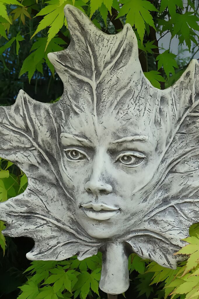  Schöne Frauen Büste Im Floralen Design Aus Stein - Plant Acernis