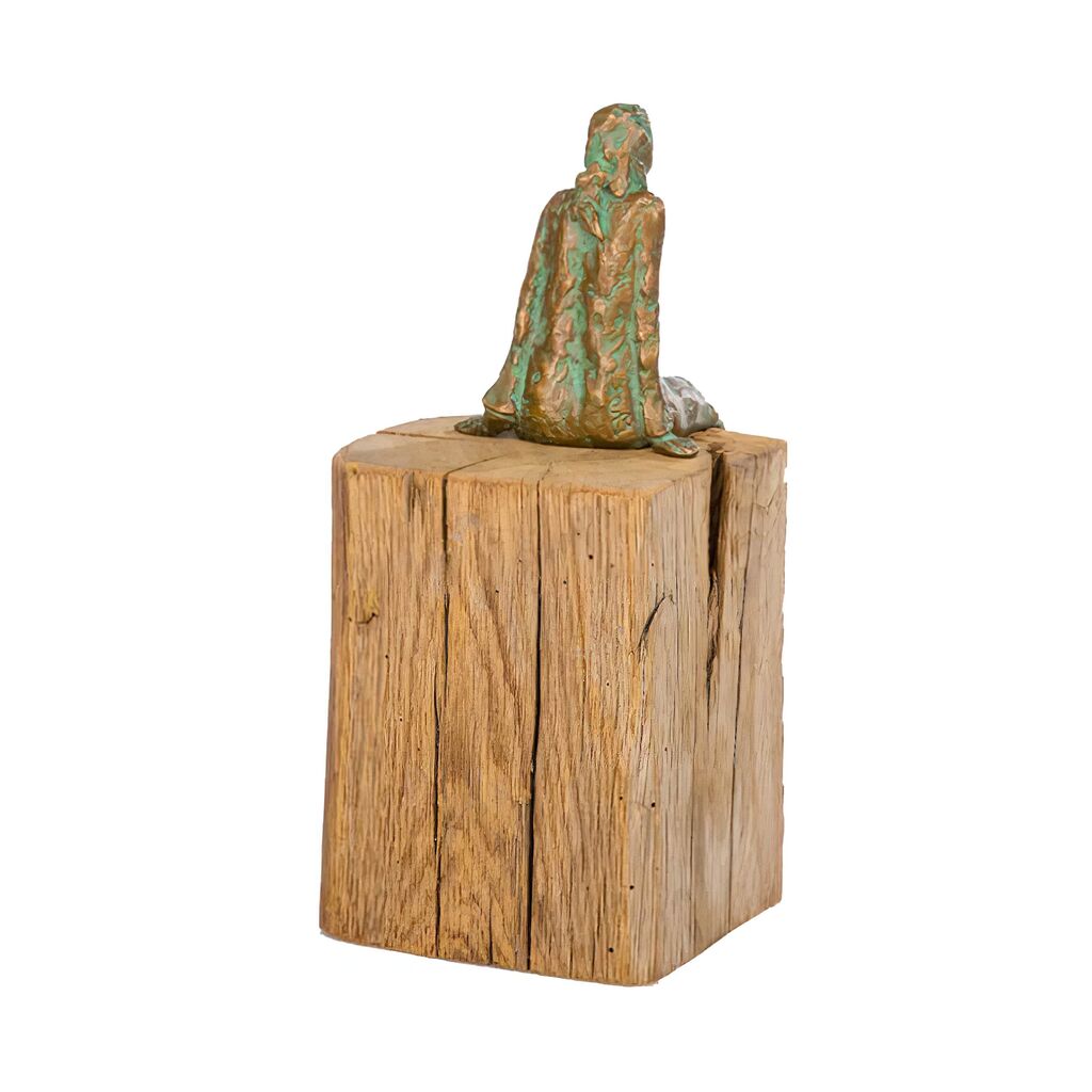  Sitzende Bronze Frauenskulptur Mit Holzsockel - Der Stille Lauschen