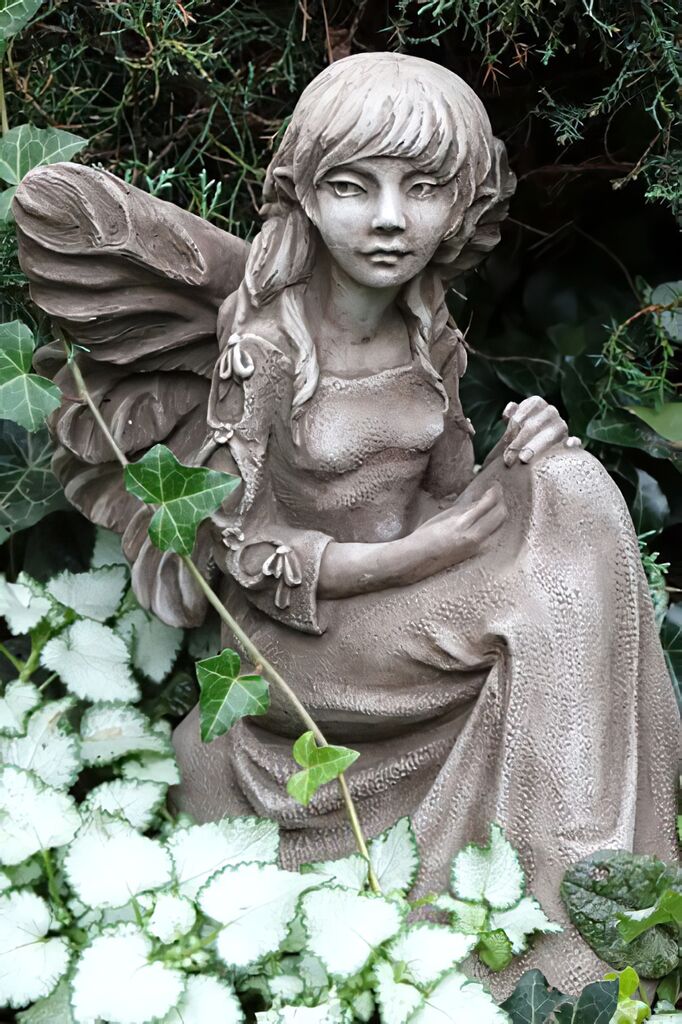  Sitzende Stein Elfe Als Gartenfigur - Antikgrau - Livia