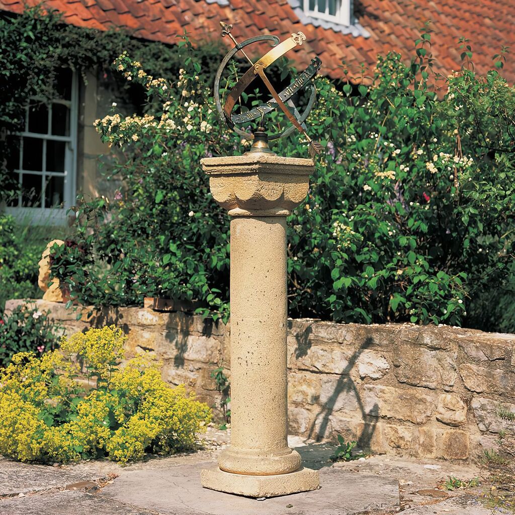  Sonnenuhr Historisch Mit Säule - Scarlett