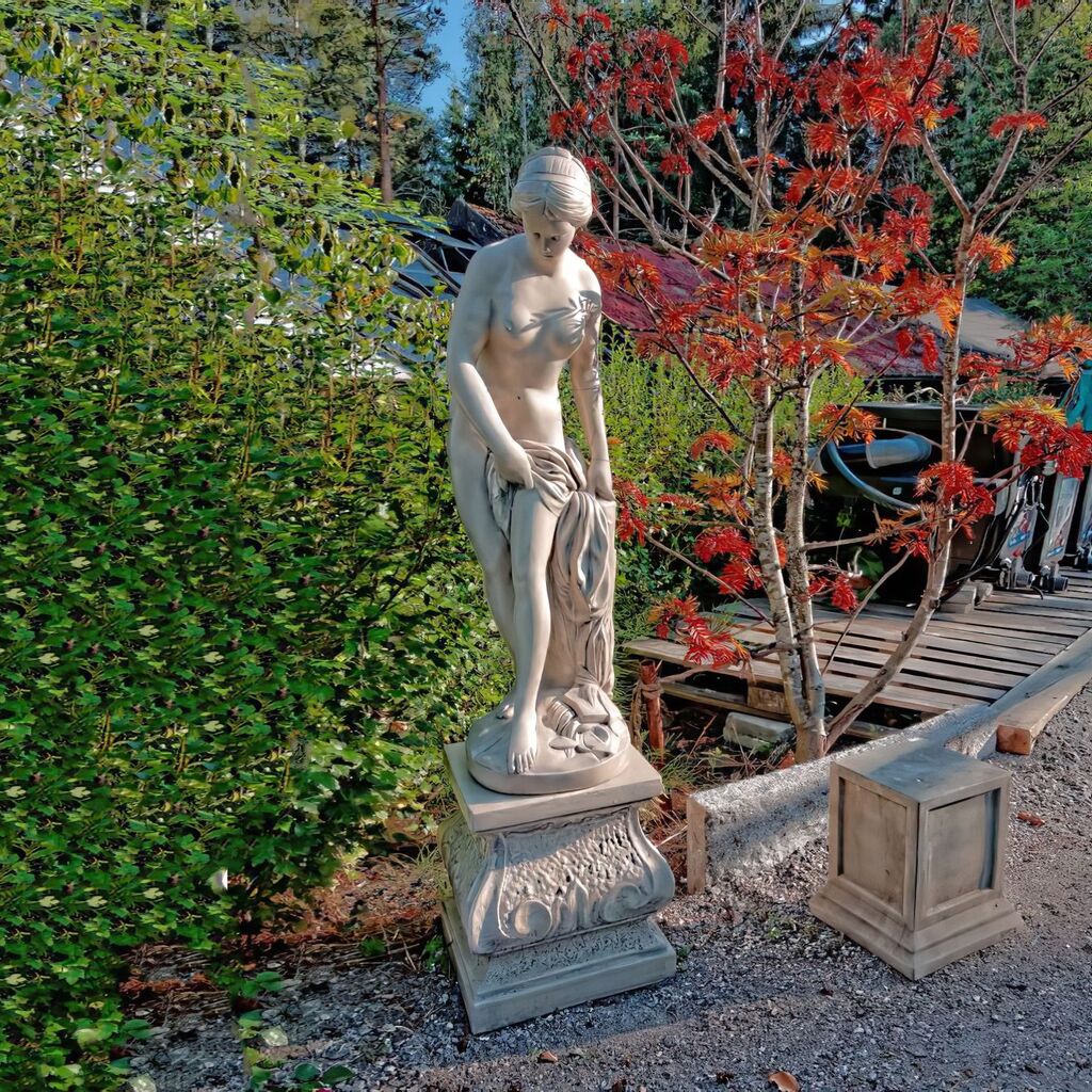  Steinguss Aktfigur - Reizvolle Frauenskulptur Für Den Garten - Alisa