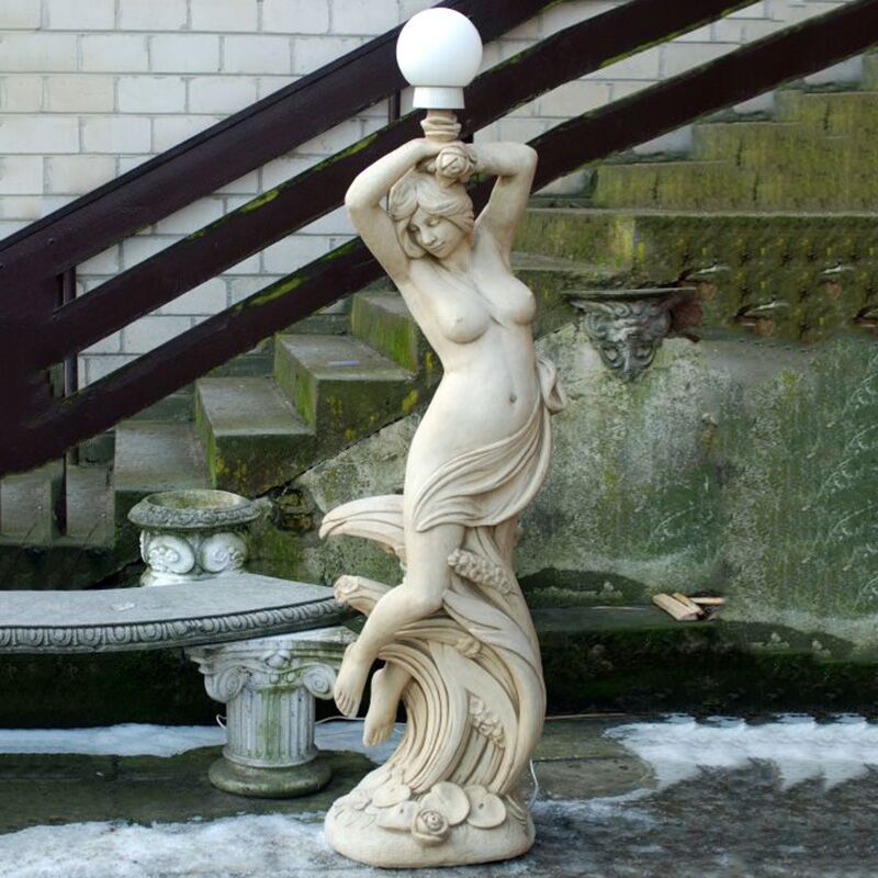  Steinguss Dekoskulptur - Frauen Aktfigur Mit Gartenleuchte - Anastasia