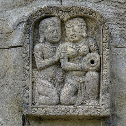  Steinmetzarbeit Wandrelief Aus Basanit Mit 2 Knienden Figuren - Yudit