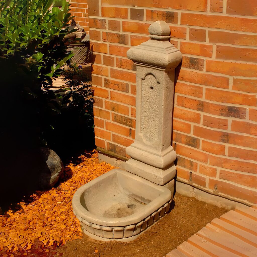  Wetterfester Wandbrunnen Aus Steinguss Für Den Garten - Livio